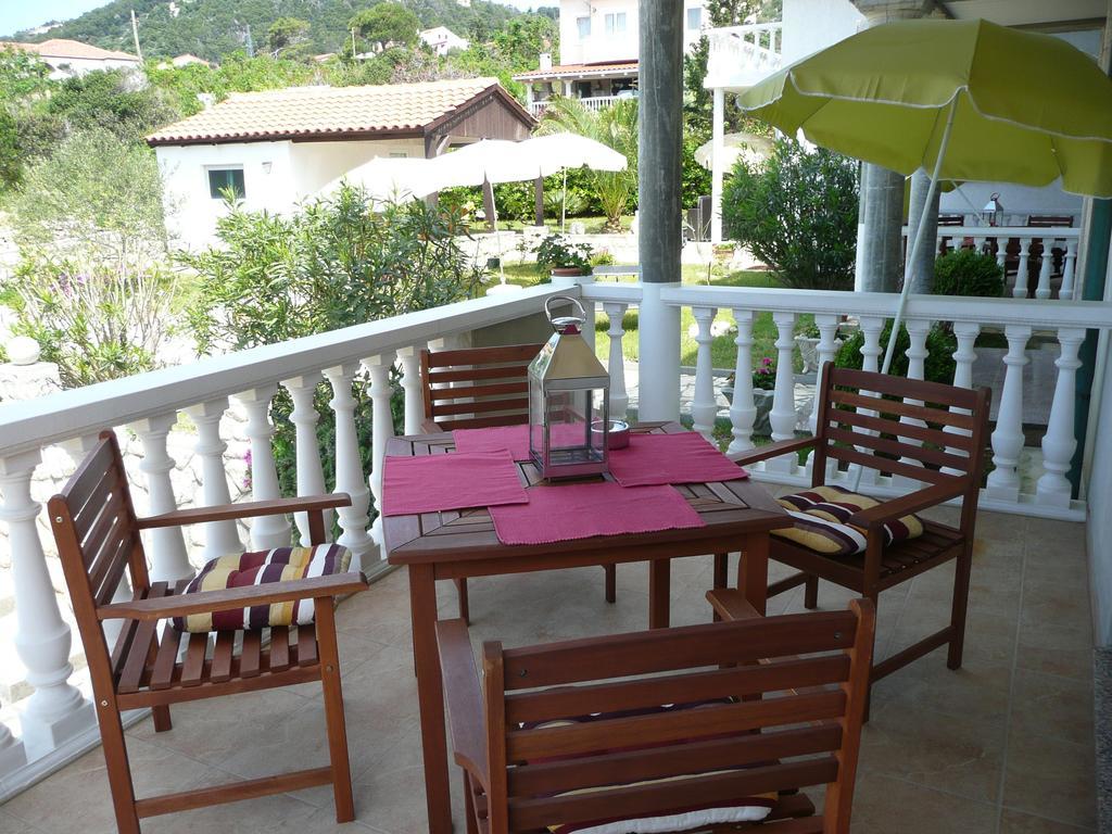 Apartments Rafaela Barbat na Rabu Exterior photo